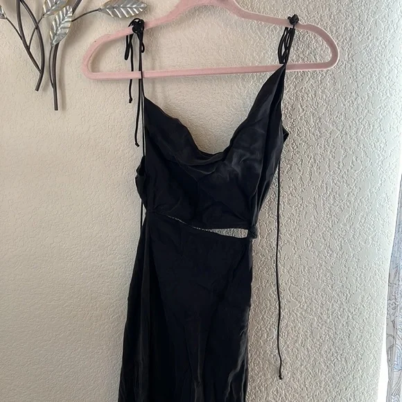 For love and lemons Kyra Cut Out Maxi Dress in Black - Picture 12 of 16